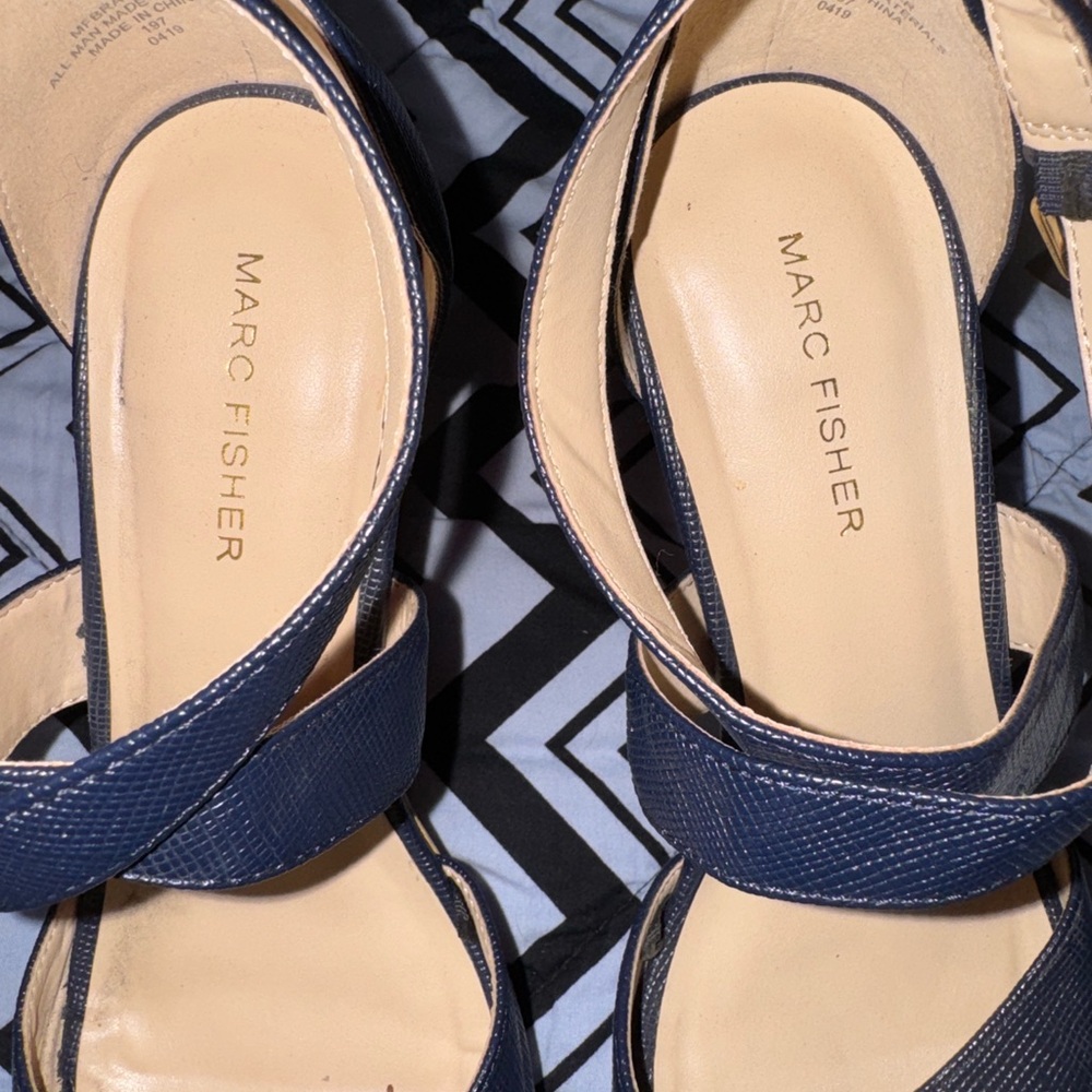 Marc Fisher Navy blue Wedge Sandals 8.5 EUC - Picture 6 of 11